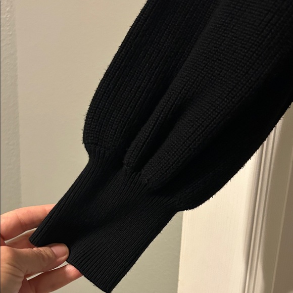 Banana Republic Black Knit bell sleeve sweater. 100 % cotton. - Picture 4 of 5